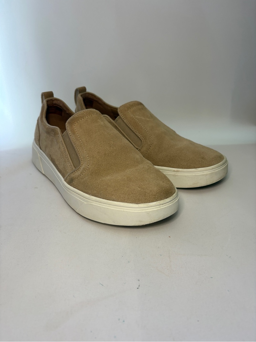 Vionic Kimmie‎ Women's Slip-On Sneaker Sand Suede Size 8 EUC Orthotic Support